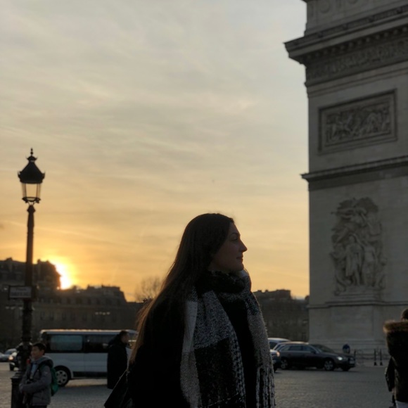 Meet the Posher, Brenna! - Picture 4 of 5